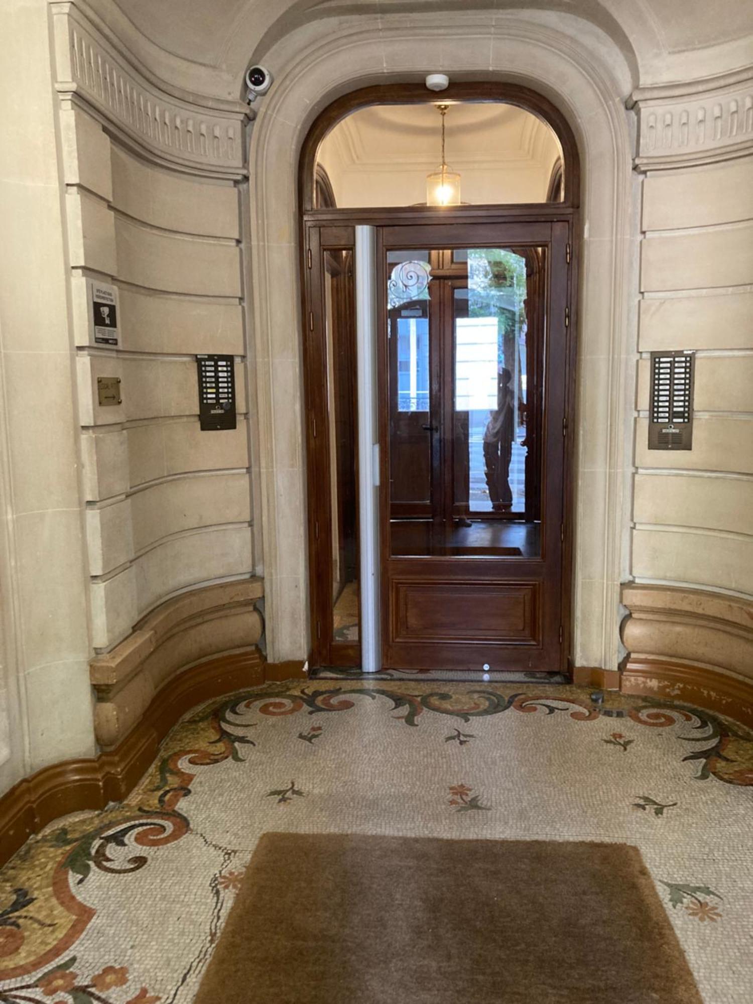 A Montmartre Appartement